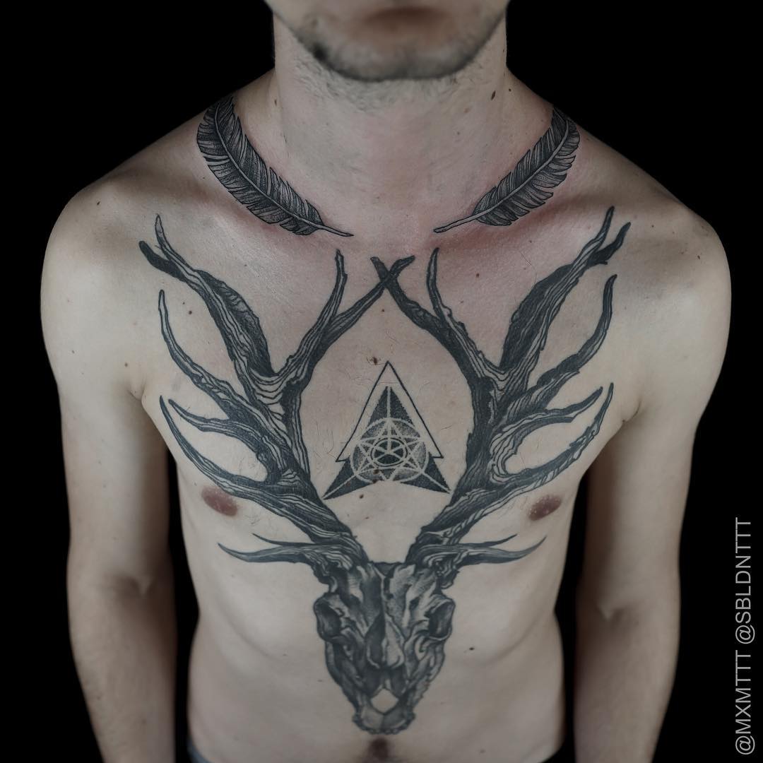 20 Cool Deer Skull Tattoos You'll Adore