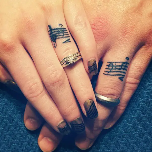 35 Sweet & Simple Wedding Band Tattoos