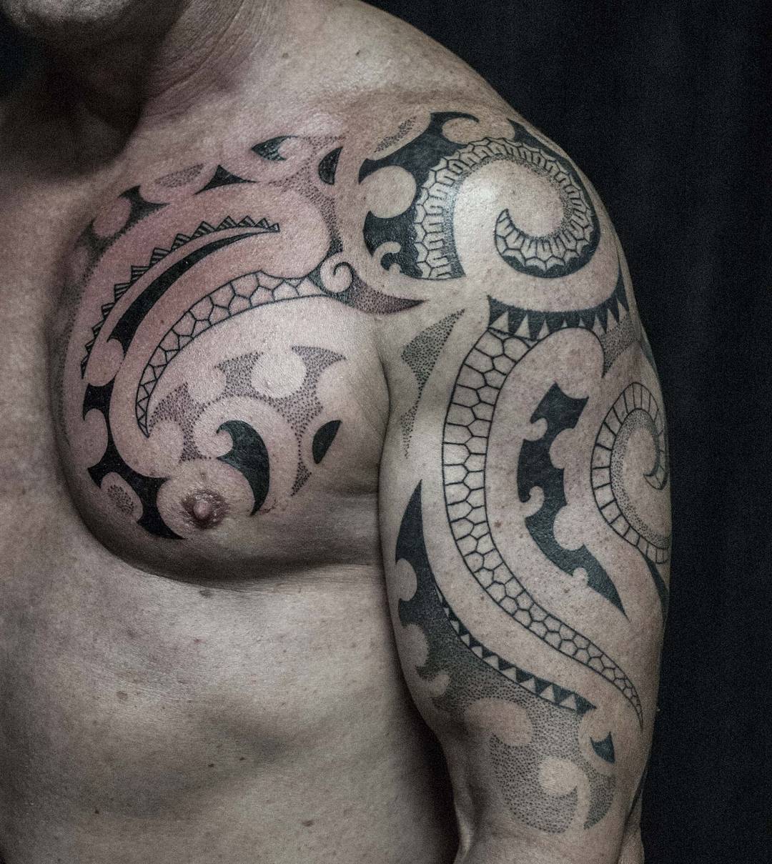 Custom Tribal Tattoos for Men via