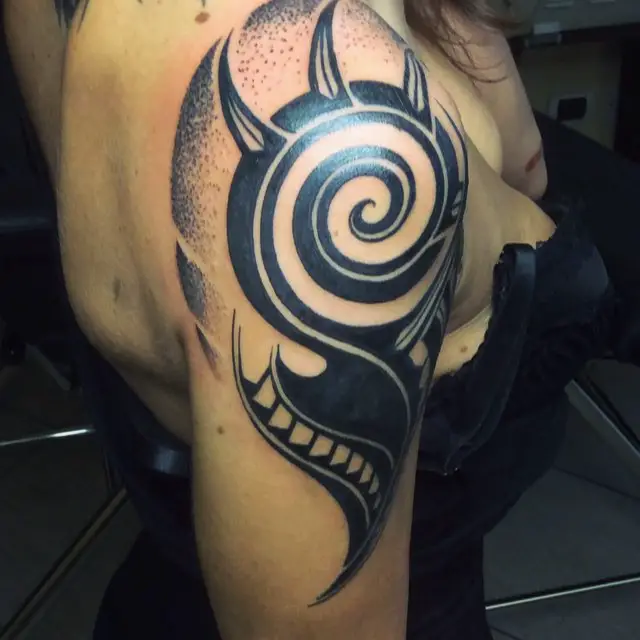 Tribal Tattoos for Women 19
