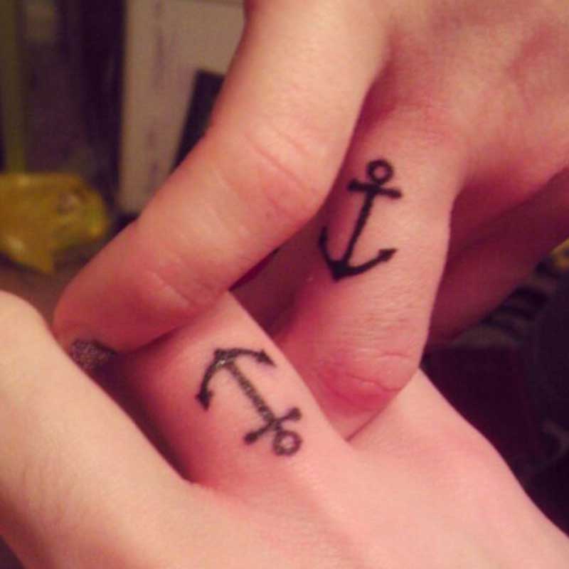 anchor-tattoos-on-finger