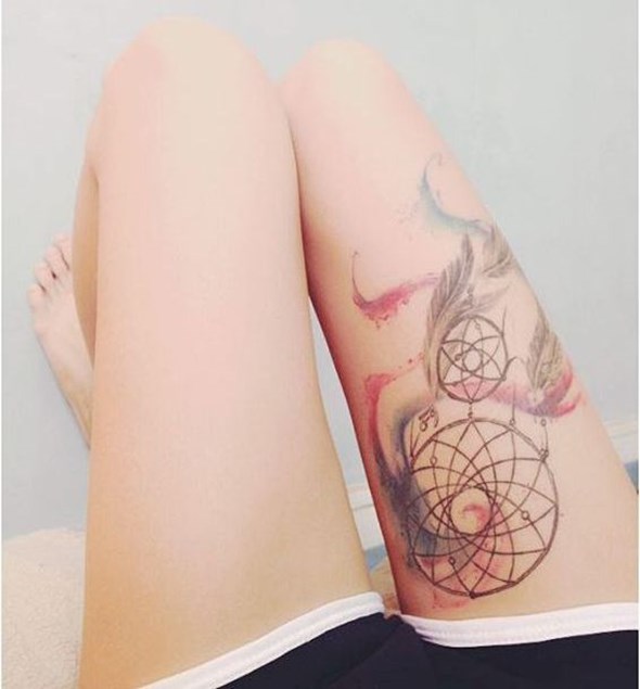dreamcatcher tattoo designs on thigh for women