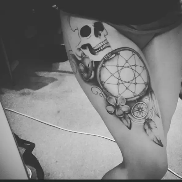 dreamcatcher tattoos on thigh for women