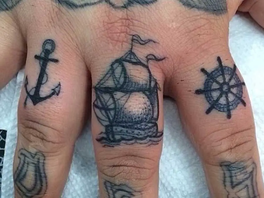 small anchor tattoos on hand for men