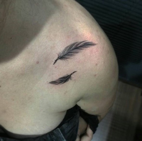 small feather tattoos ideas on shoulder