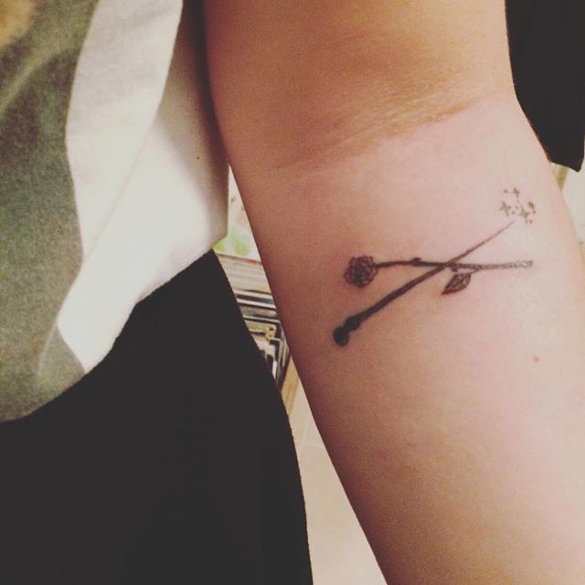 small harry potter wand tattoo