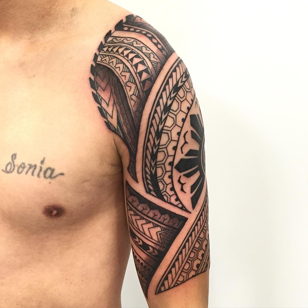 tattoo Hawaiian half sleeve