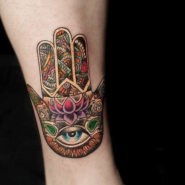 63+ Dainty Hamsa Hand Tattoos To Keep The Evil Eye Away