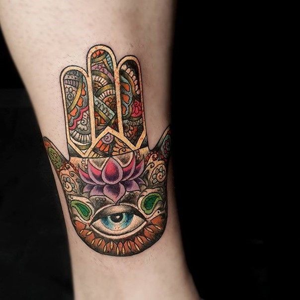 63+ Dainty Hamsa Hand Tattoos to Keep the Evil Eye Away