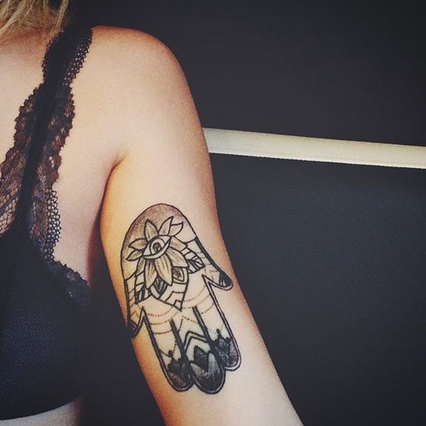 hamsa hand tattoo for women