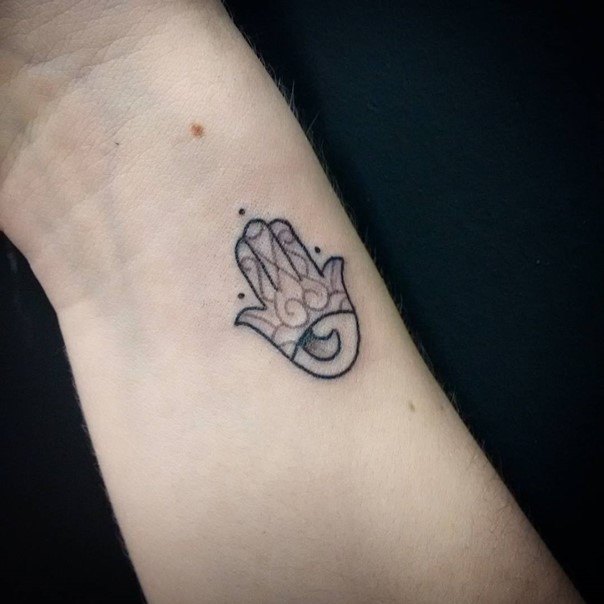 hamsa hand tattoos-13