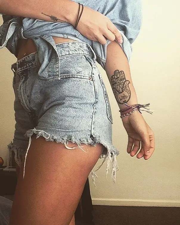 hamsa hand tattoos-16