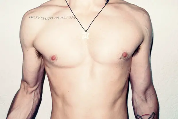 jared leto collar bone tattoo