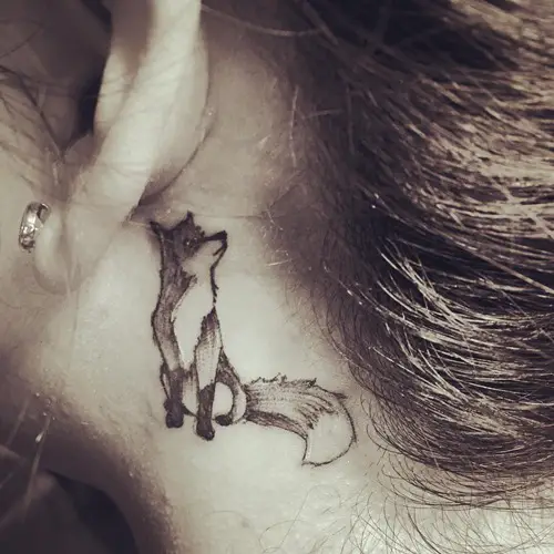 small-fox-tattoo-behind-the-ear