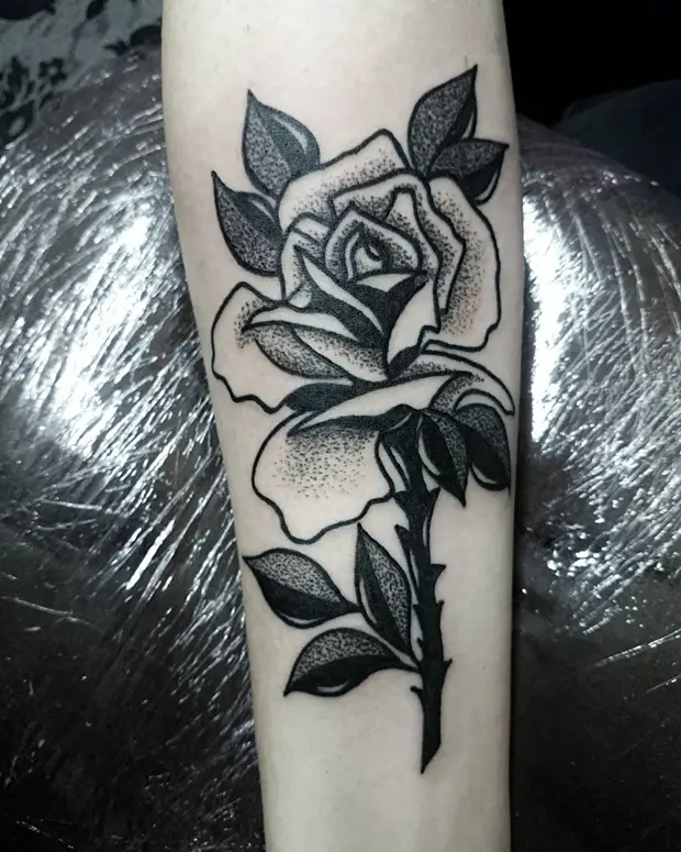 42 Totally Awesome Black Rose Tattoo That Will Inspire You 