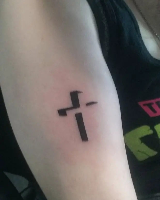 Little Cross 3d Tattoo Designs For Girls