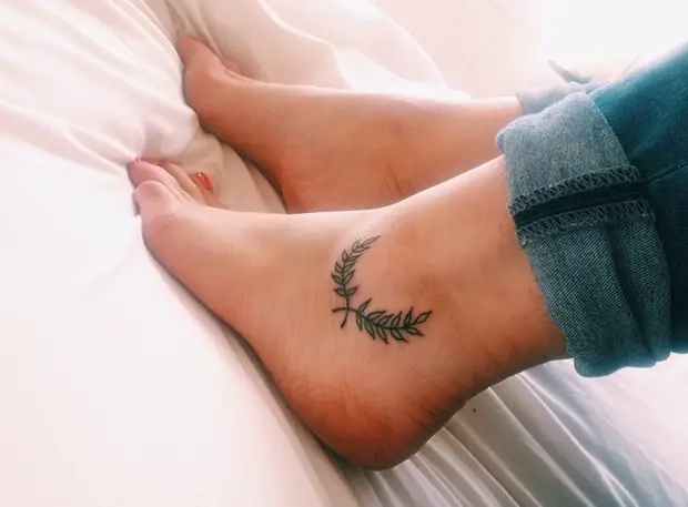 laurel wreath tattoo-1