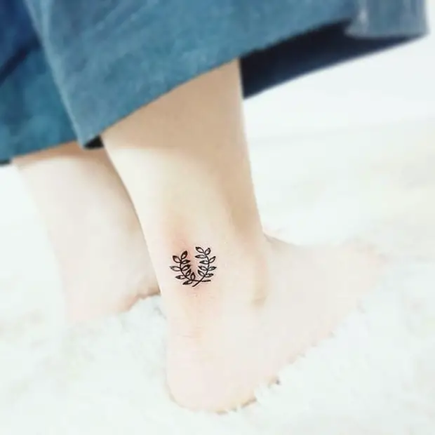 laurel wreath tattoo-40
