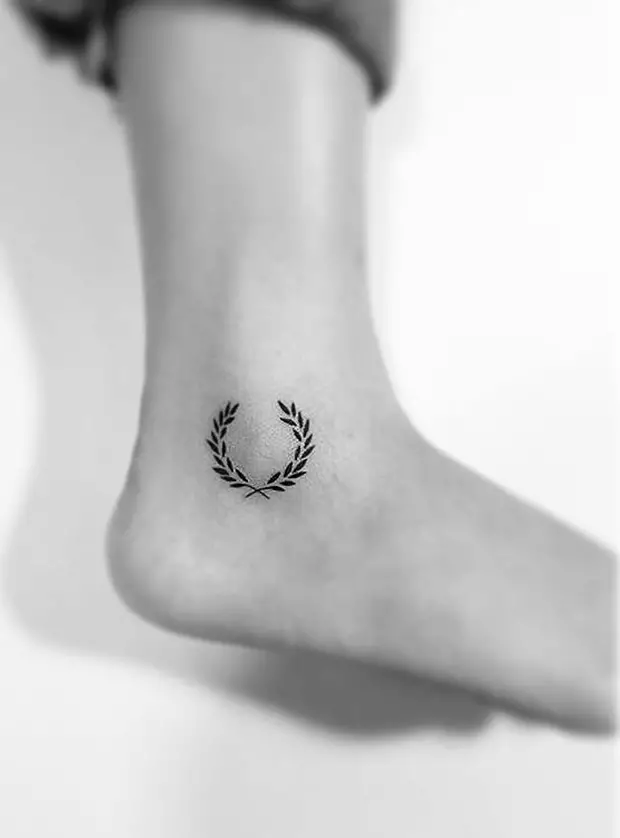 laurel wreath tattoo-44